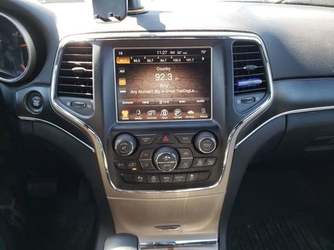 Used 2017 Jeep Grand Cherokee Limited w/ Trailer Tow Group IV image 22