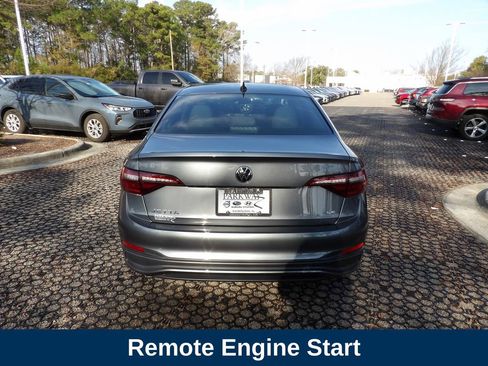 Used 2023 Volkswagen Jetta SE image 7