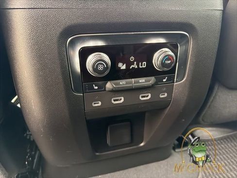 Used 2024 GMC Yukon Denali Ultimate AWD/4WD image 26