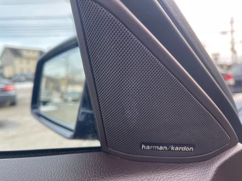 Used 2016 Mercedes-Benz E 350 E 350 4MATIC AWD 4dr Sedan image 32