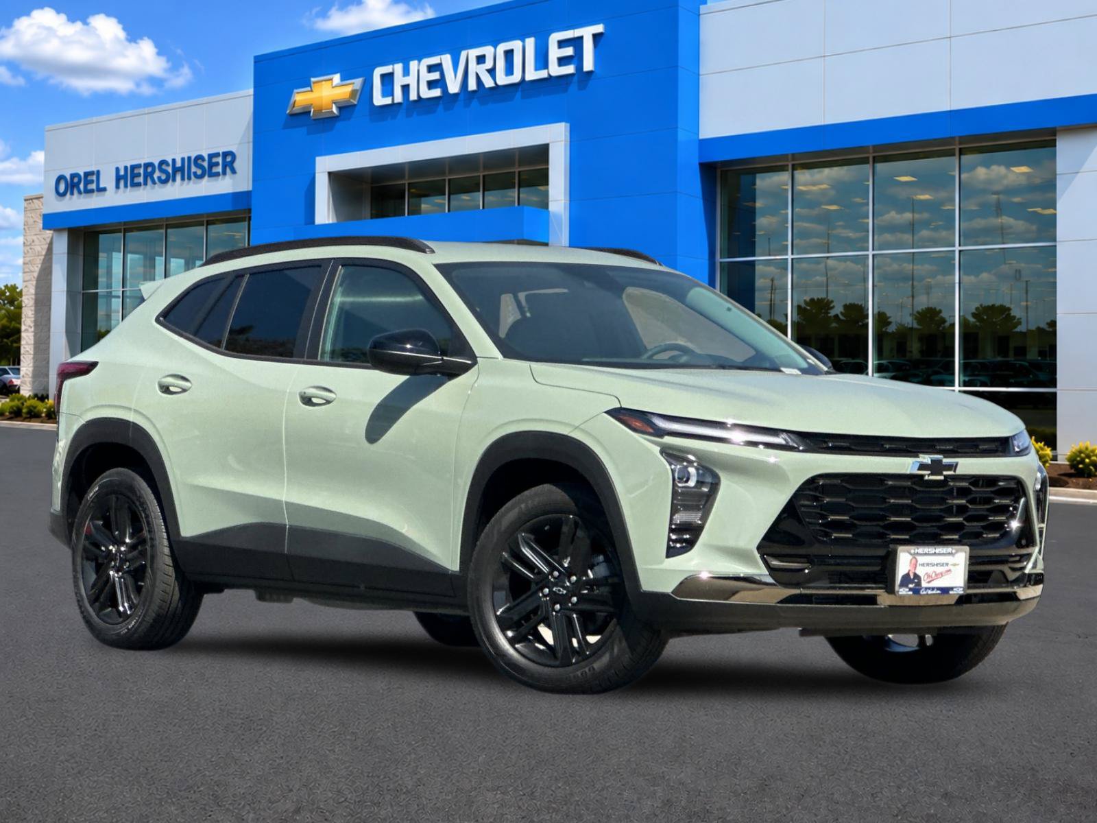 New 2026 Chevrolet Trax ACTIV w/ Driver Confidence Package FWD image 1