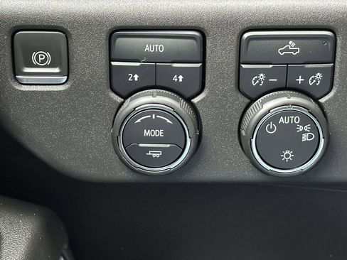 Certified 2024 Chevrolet Silverado 1500 LT image 17