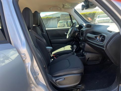 Used 2020 Jeep Renegade Altitude image 19