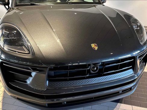 New 2026 Porsche Macan AWD/4WD image 30