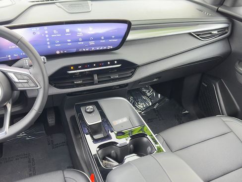 Used 2025 Buick Enclave Preferred image 14