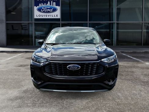 Used 2023 Ford Escape Active w/ Tech Pack #2 AWD/4WD image 2