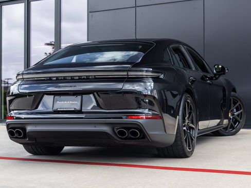 Certified 2025 Porsche Panamera image 11