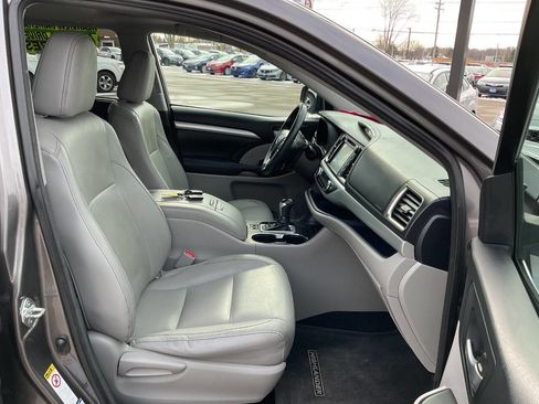 Used 2015 Toyota Highlander XLE image 44