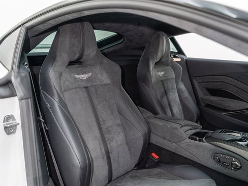 Used 2023 Aston Martin V8 Vantage Coupe RWD image 34