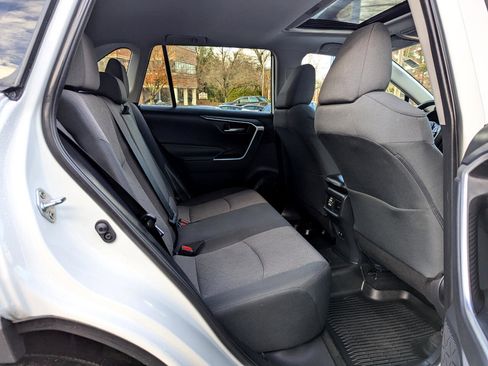 Used 2019 Toyota RAV4 XLE w/ Convenience Package image 43