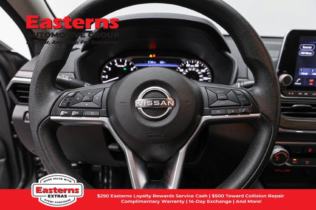 Used 2024 Nissan Altima 2.5 SV FWD image 11