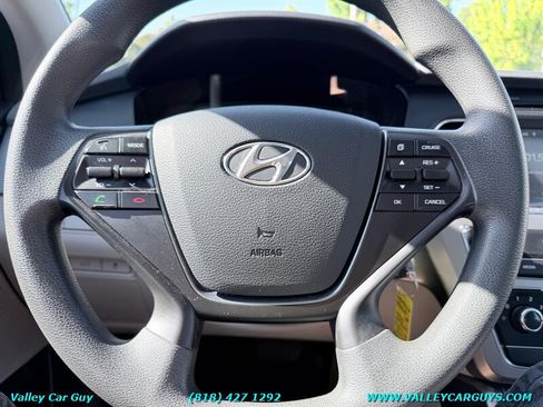 Used 2016 Hyundai Sonata SE FWD image 11