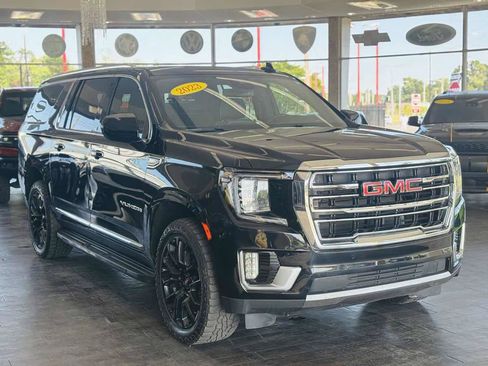 Used 2023 GMC Yukon XL SLT AWD/4WD image 4