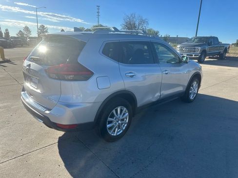 Used 2017 Nissan Rogue SV AWD/4WD image 38