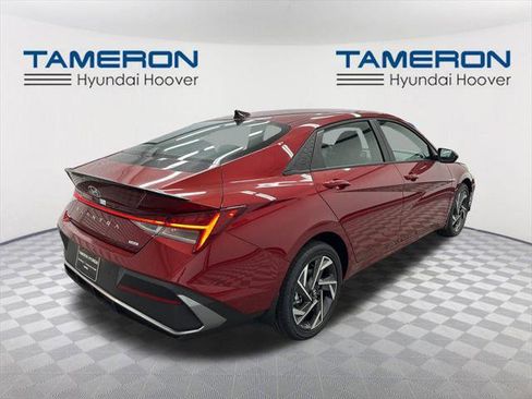 New 2025 Hyundai Elantra SEL image 5