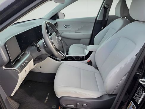 Used 2024 Hyundai Kona Limited image 11