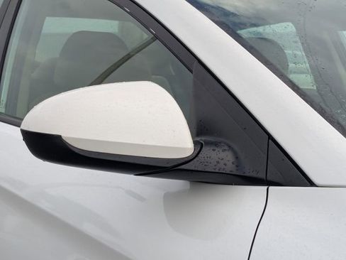 Used 2019 Hyundai Elantra SE image 11