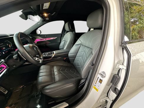 Used 2024 BMW 740i image 22