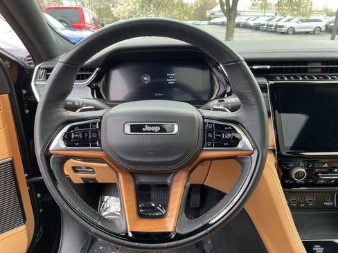 Used 2023 Jeep Grand Cherokee L Summit AWD/4WD image 14