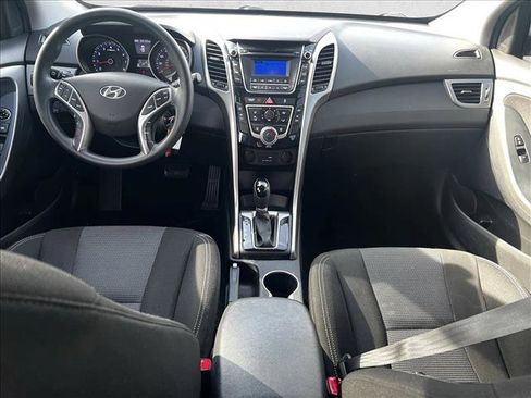 Used 2017 Hyundai Elantra GT image 18