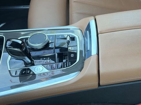 Used 2022 BMW X5 xDrive45e w/ Climate Comfort Package image 8