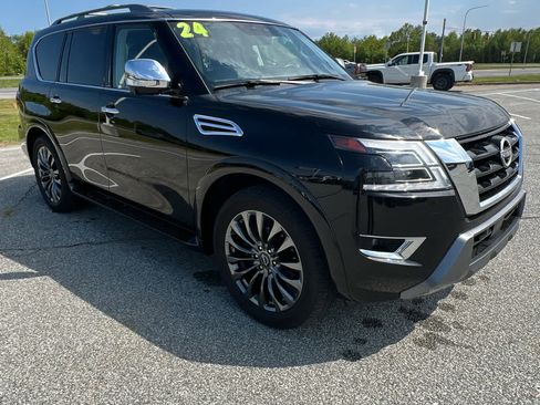 Used 2024 Nissan Armada Platinum w/ Captain's Chairs Package AWD/4WD image 7