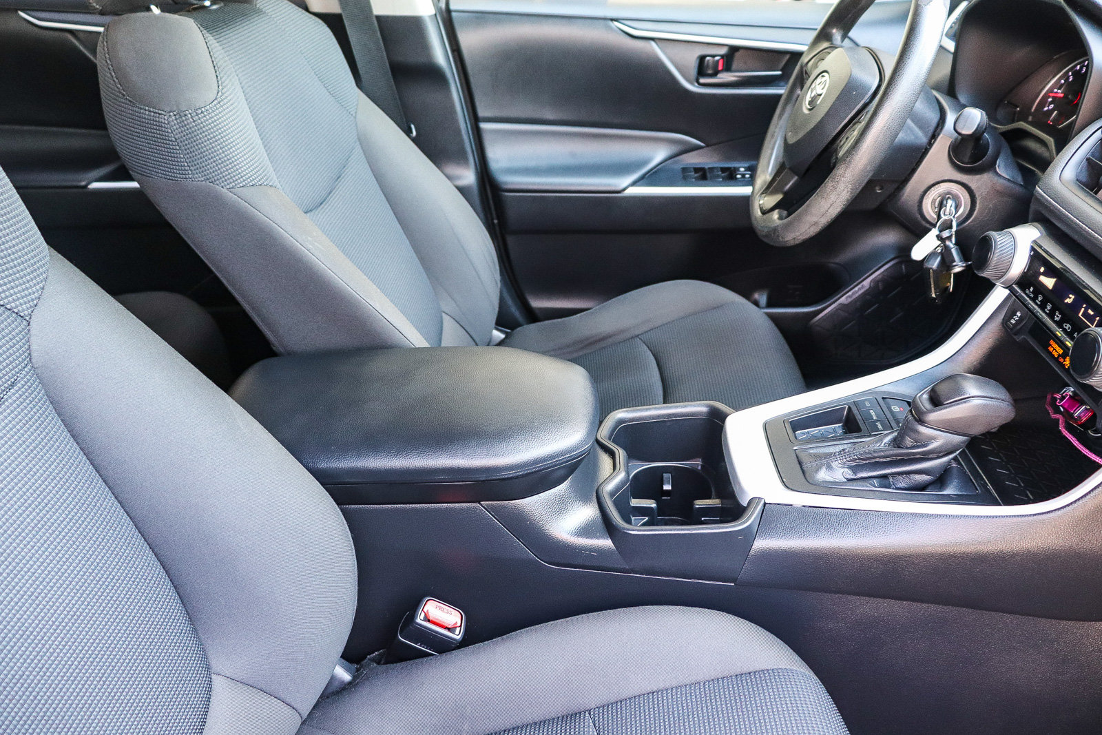 Used 2022 Toyota RAV4 LE FWD image 19