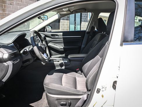 Used 2022 Nissan Altima 2.5 SV image 8