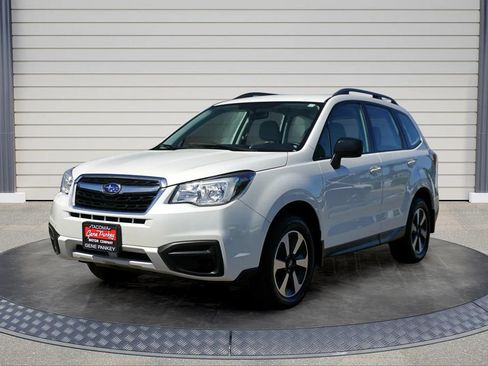 Used 2017 Subaru Forester 2.5i w/ Alloy Wheel Package AWD/4WD image 3