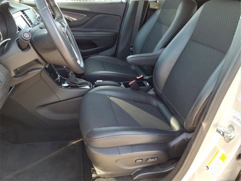 Used 2022 Buick Encore Preferred w/ Safety Package image 13