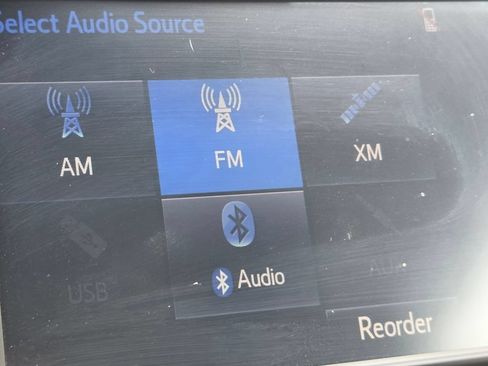 Used 2019 Toyota Highlander XLE AWD/4WD image 15