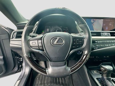Used 2019 Lexus ES 300h w/ Premium Package image 11