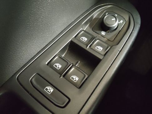 Used 2023 Volkswagen Taos SE FWD image 27