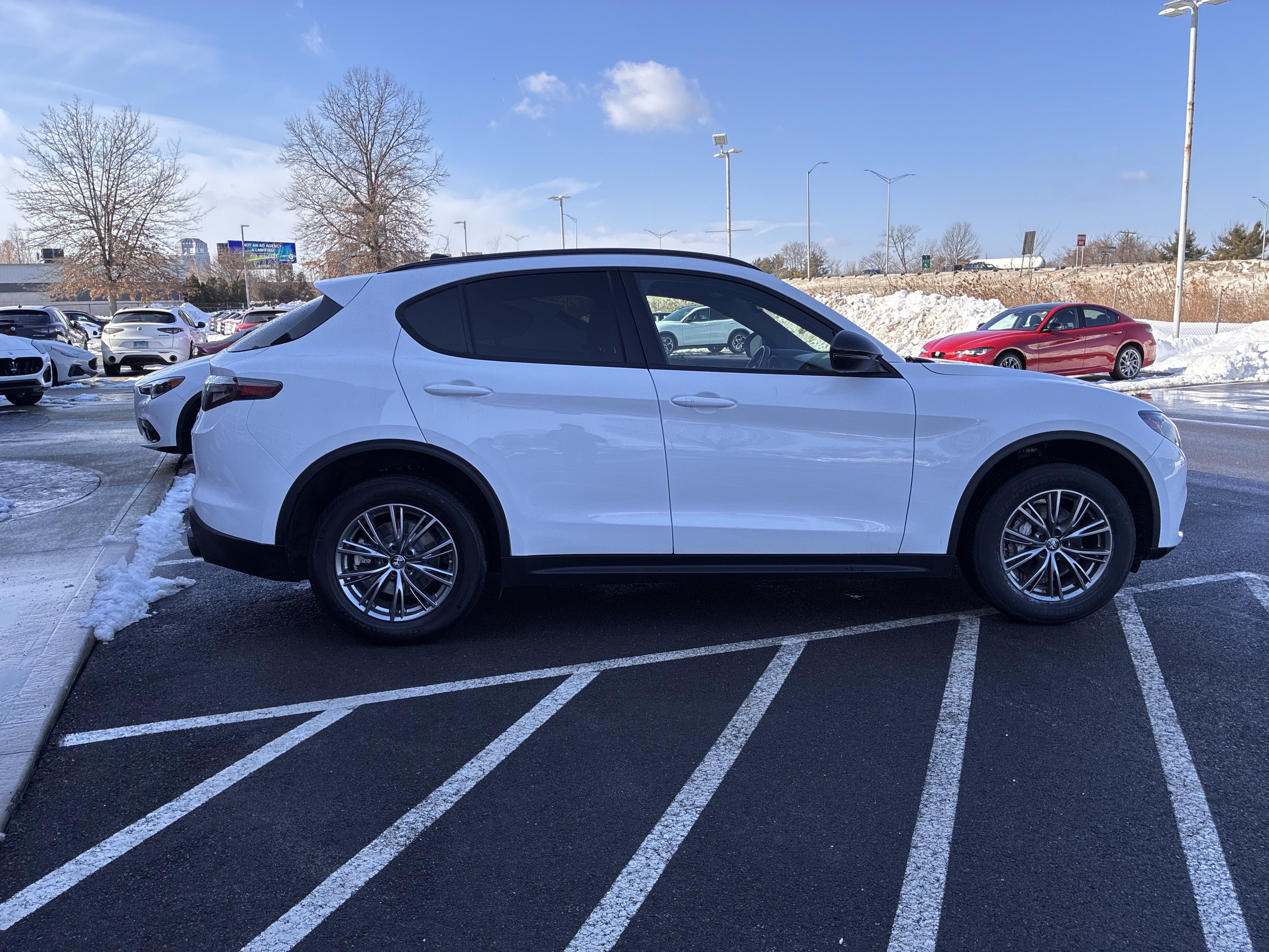 Certified 2024 Alfa Romeo Stelvio Sprint AWD/4WD image 5