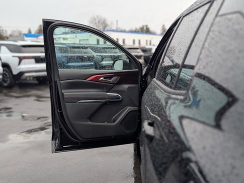 New 2026 Chevrolet Traverse Z71 w/ LPO, Floor Liner Package image 22