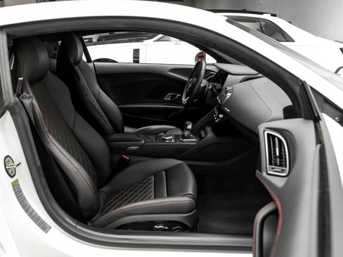 Used 2021 Audi R8 V10 RWD image 32