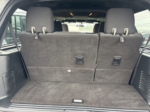 Used 2017 Ford Expedition XLT image 32