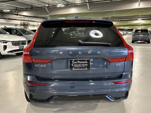 Certified 2025 Volvo XC60 B5 Plus image 3
