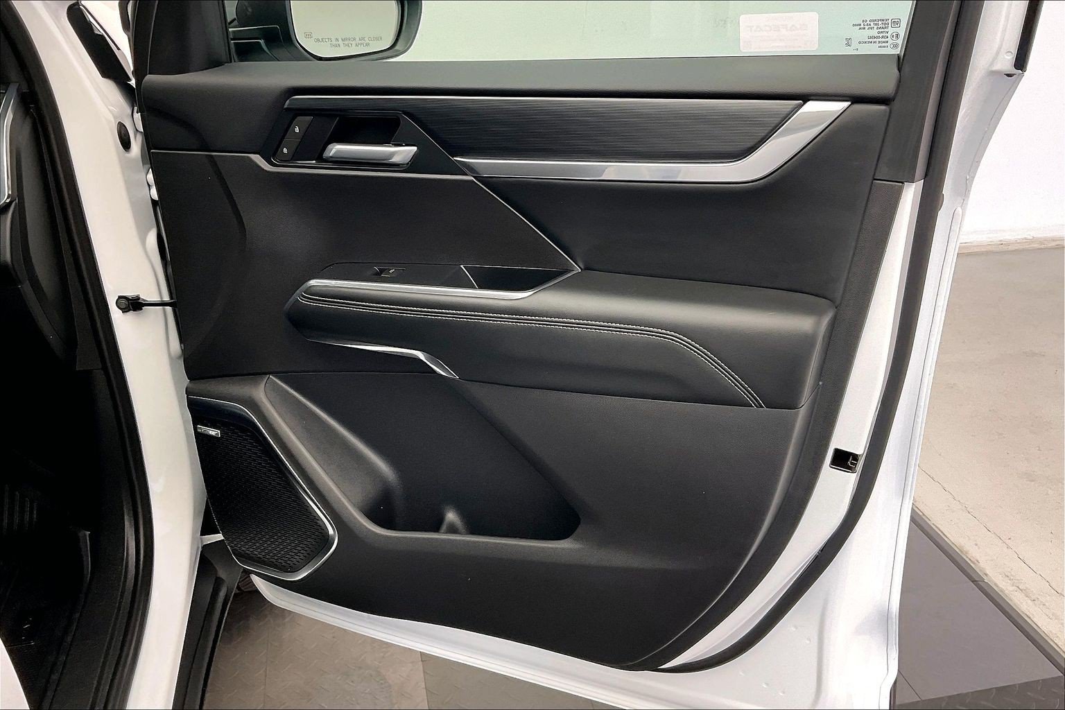 Used 2026 GMC Acadia Elevation w/ LPO, Floor Liner Package AWD/4WD image 26