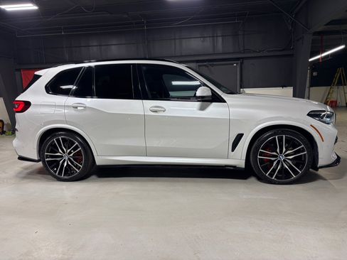 Used 2021 BMW X5 xDrive40i w/ M Sport Package AWD/4WD image 12