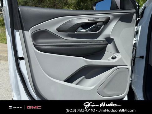 Used 2022 GMC Terrain SLT w/ LPO, Floor Liner Package AWD/4WD image 21
