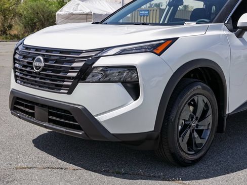 New 2026 Nissan Rogue SV FWD image 10