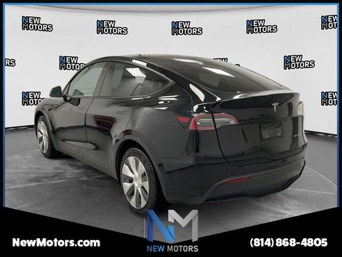 Used 2022 Tesla Model Y Long Range AWD/4WD image 2
