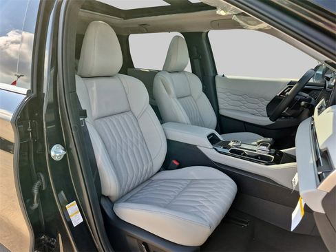 New 2025 Mitsubishi Outlander SEL image 26