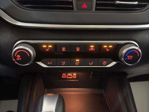 Used 2020 Nissan Altima 2.5 SR w/ Premium Package image 5