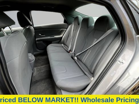 Used 2022 Hyundai Elantra SEL w/ Cargo Package FWD image 24