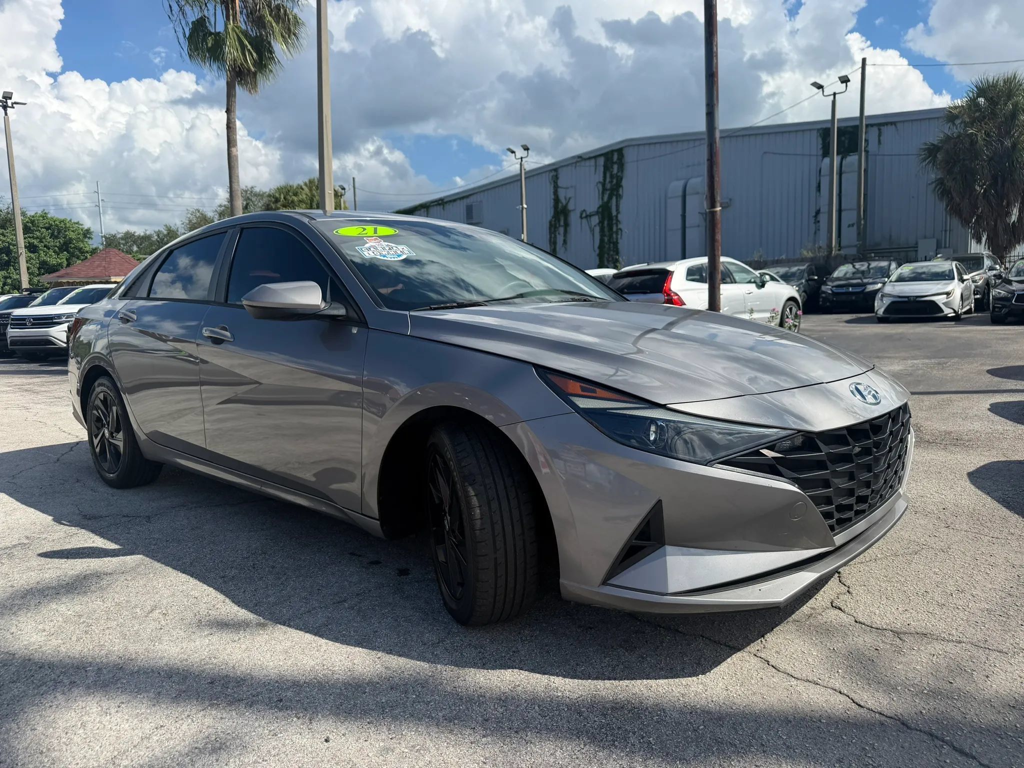 Used 2021 Hyundai Elantra SEL FWD image 3