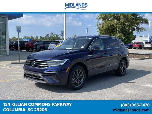 Used 2023 Volkswagen Tiguan SE FWD image 3