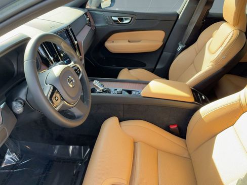 Used 2023 Volvo XC60 B5 Ultimate w/ Protection Package Premier image 21