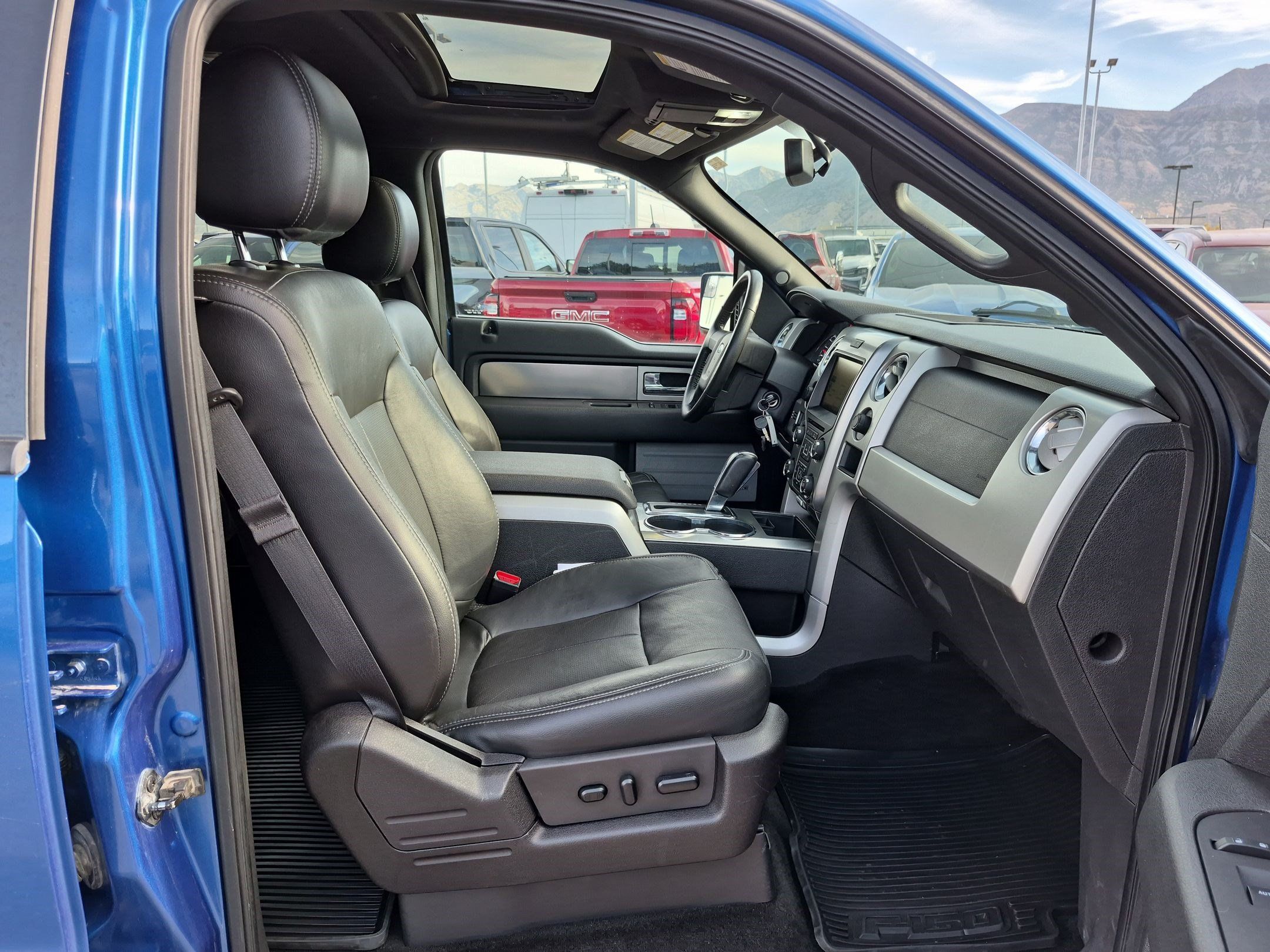 Used 2014 Ford F150 FX4 w/ Equipment Group 402A Luxury AWD/4WD image 31